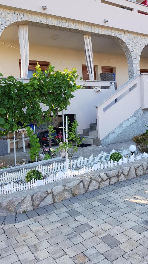 Kabashi Apartment Krk Town Bagian luar foto